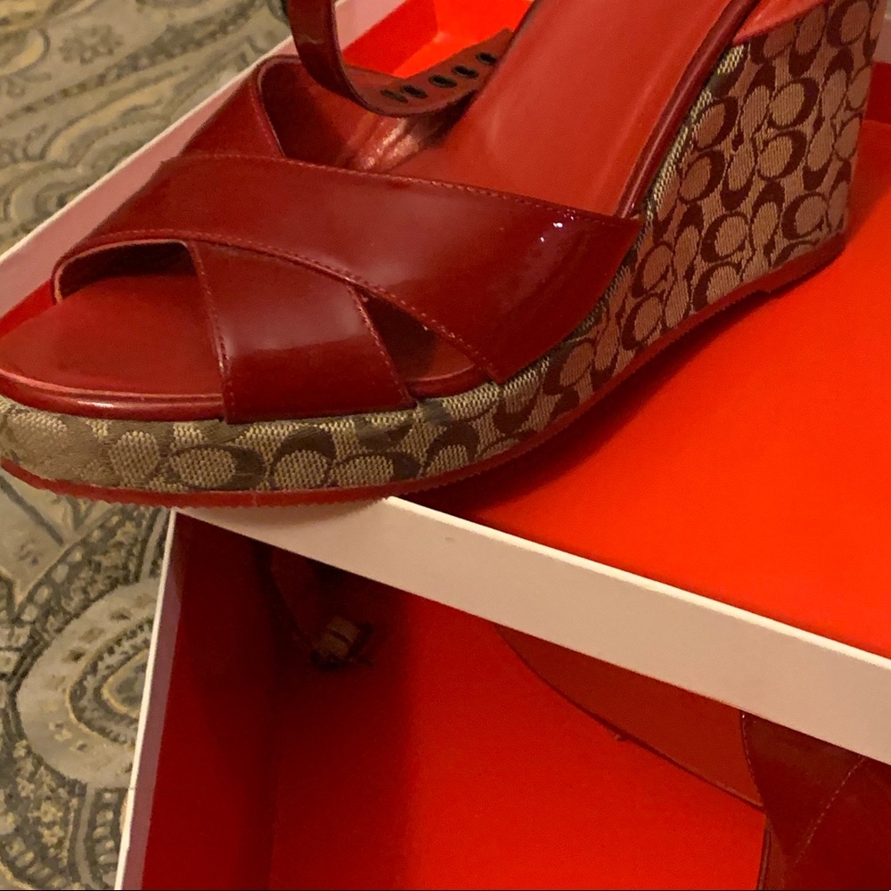 Red coach wedges Carolyn PAtent - Picture 3 of 5